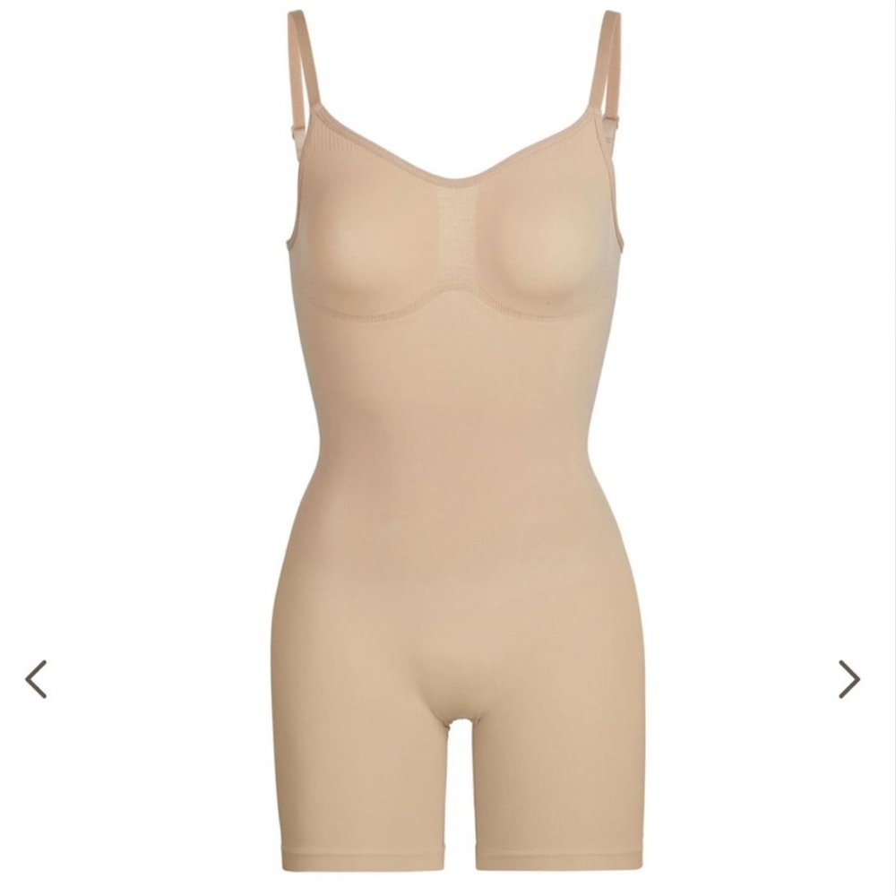 SKIMS NWOT Seamless Sculpt Mid Thigh Bodysuit